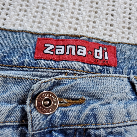 VINTAGE Y2K Women's Zana Di Hi Rise Jeans Embroidered Capri Pants Junior Size 17 - Picture 5 of 11